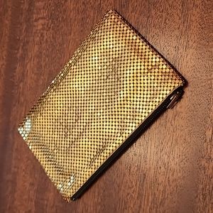 ⭐️VINTAGE⭐️ Whiting & Davis Co. [small gold mesh bag]